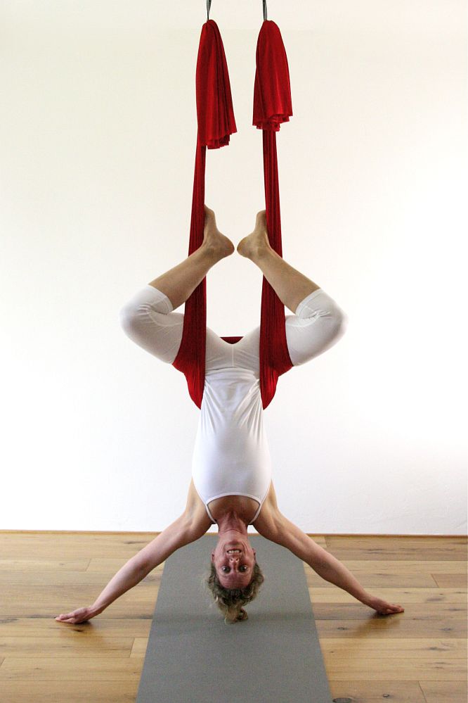 Dana Aerial Yoga